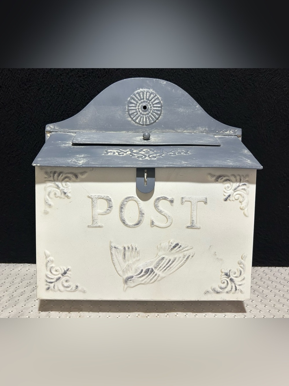 Vintage Farmhouse Wall Mounted Mailbox – Rustic Metal Post Box with Hinged Lid